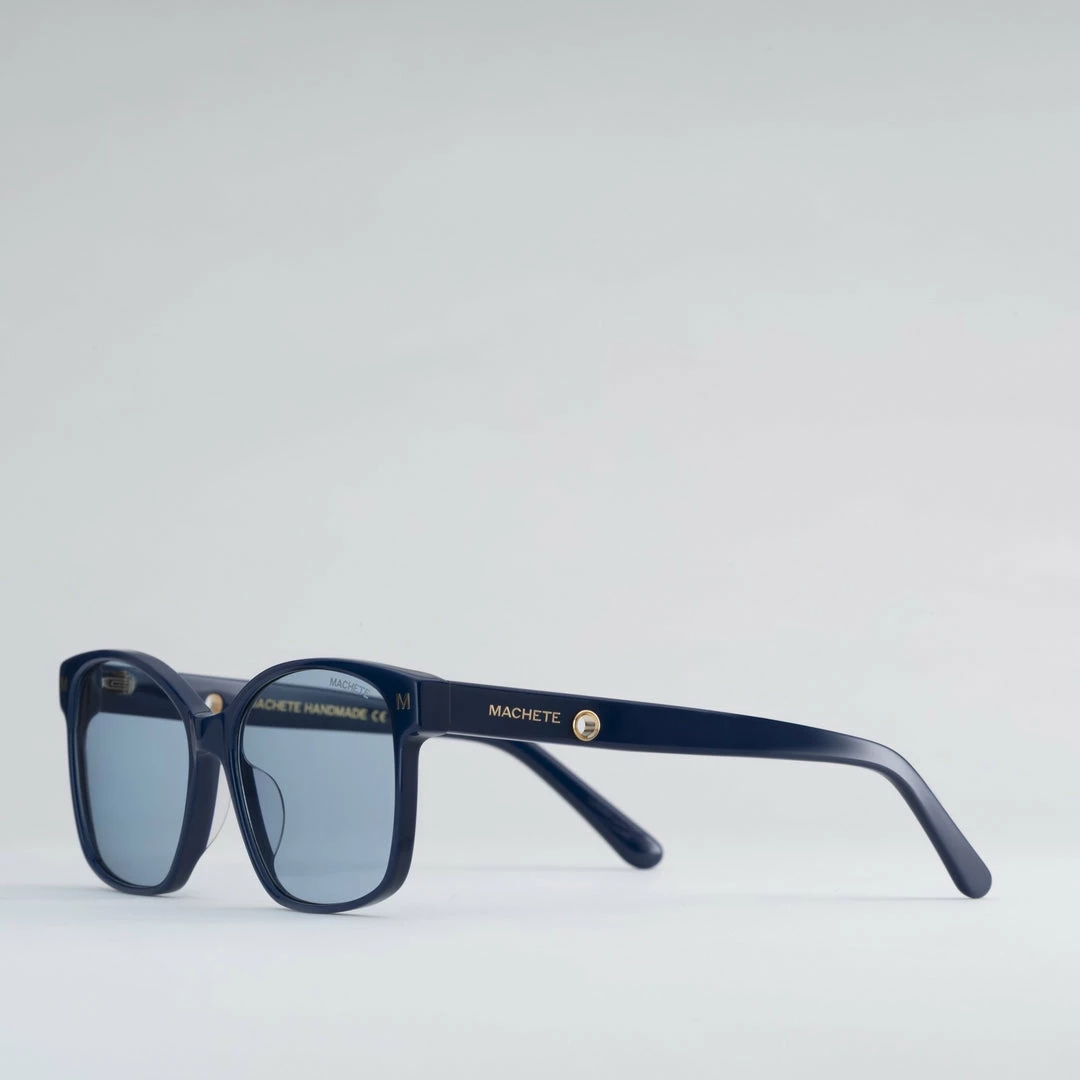 Machete Jenny - Sunglasses In Parisian Blue 4 Machete Jenny - Sunglasses In Parisian Blue
