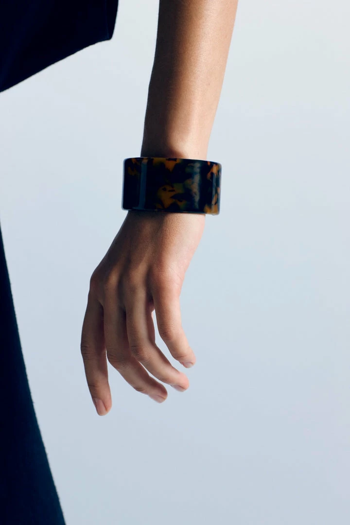 Machete Jumbo Cuff In Tortoise Checker 4 Machete Jumbo Cuff In Tortoise Checker